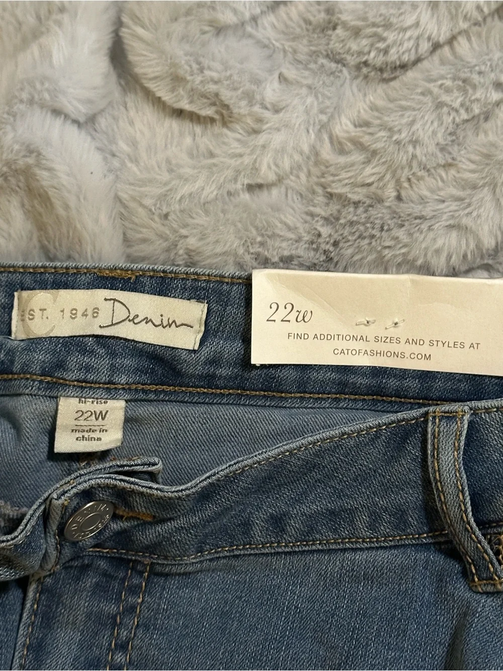 Embroidered Light Blue Cropped Wide-Leg Jeans for Women